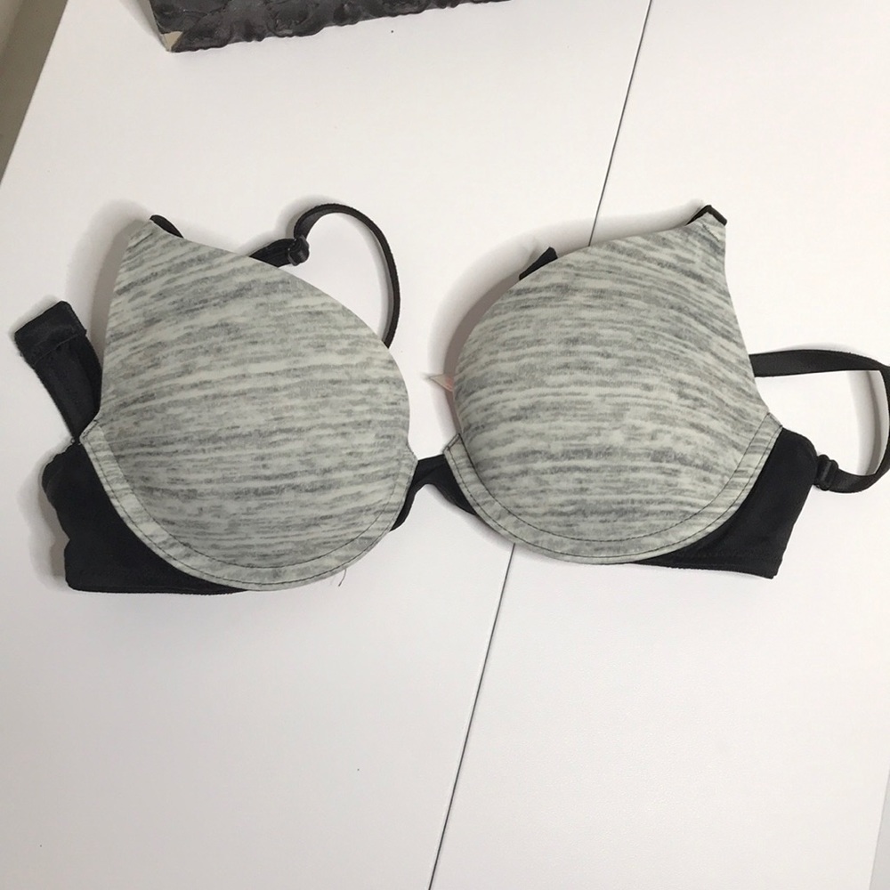 Victoria’s Secret PINK T-shirt bra